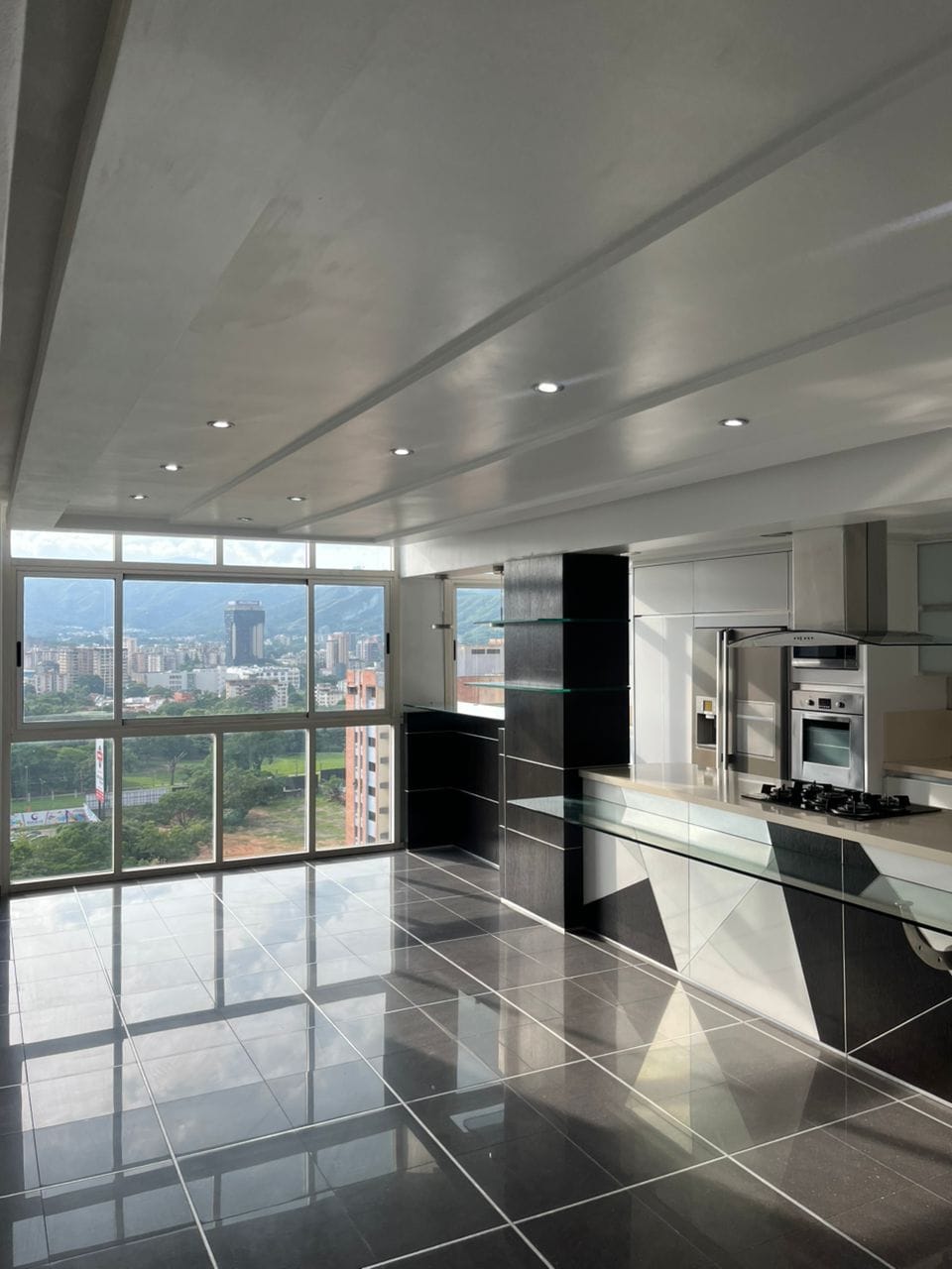 Incredible Apartment For Sale - Urb La Trigaleña-Resd Portales de Shalimar